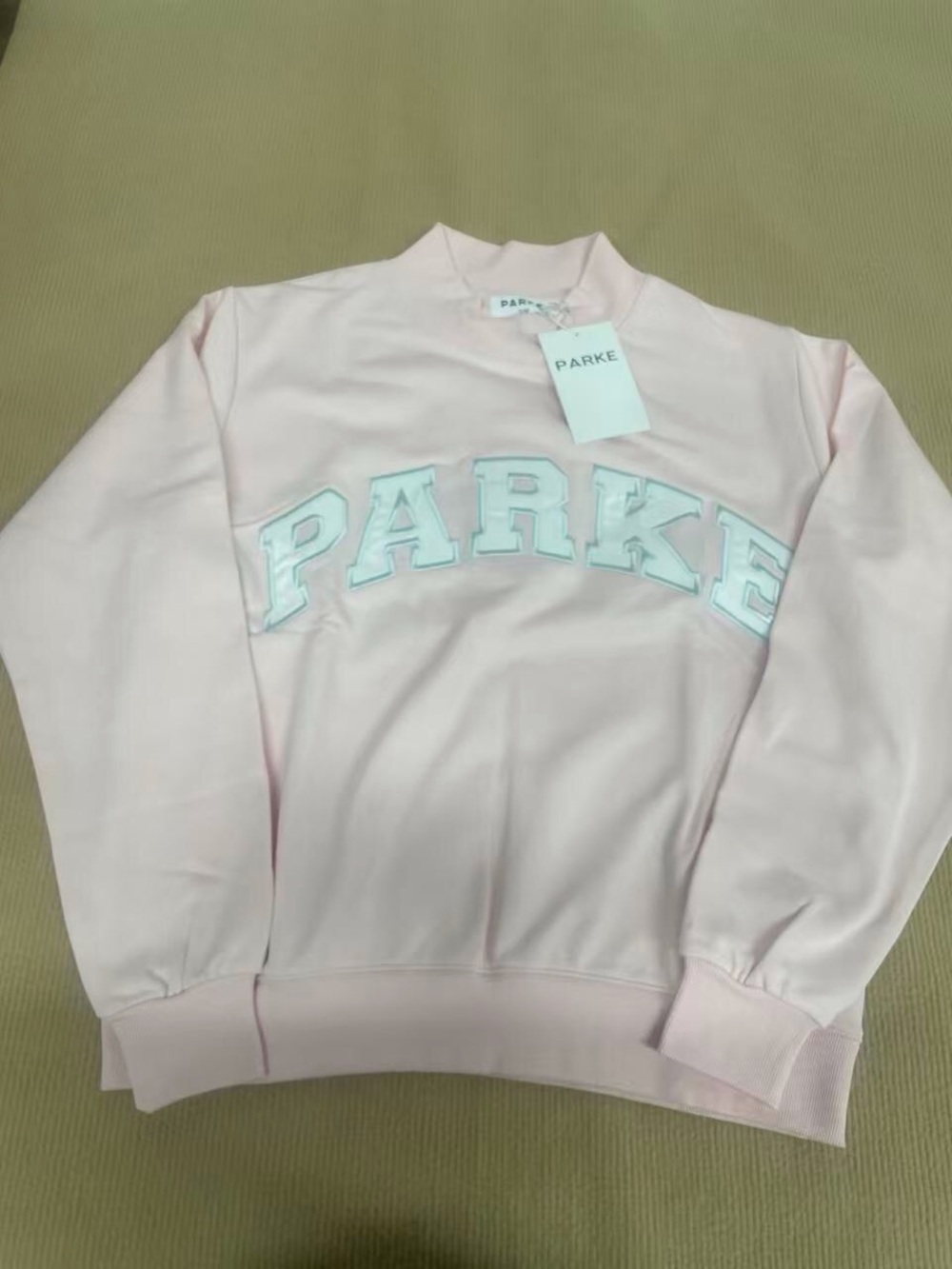Parke Light Pink Long-Sleeve Pullover Sweatshirt with Appliqué
